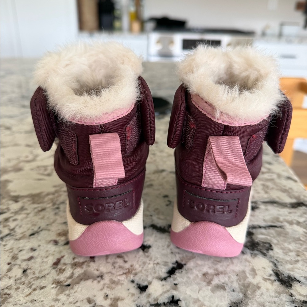 Sorel Girls' Burgundy and Pink Faux-Fur Winter Boots - Picture 4 of 6